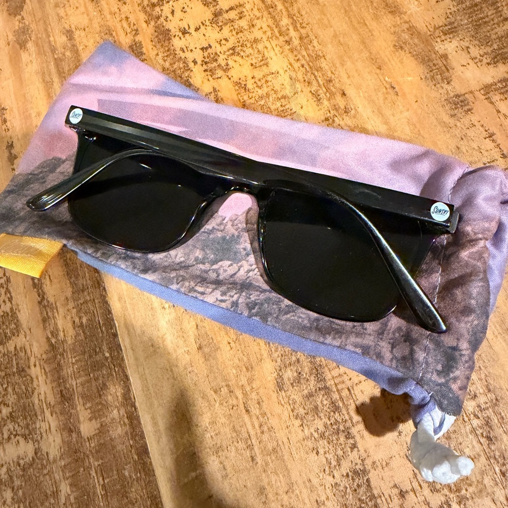 Sunski Polarized Black Sunglasses with Case - Picture 5 of 6